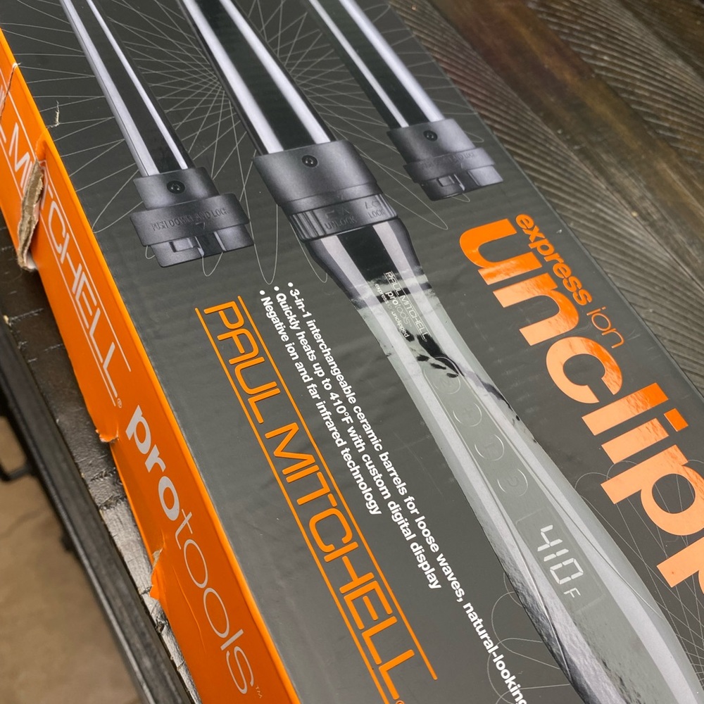 Expression Unclipped curling iron